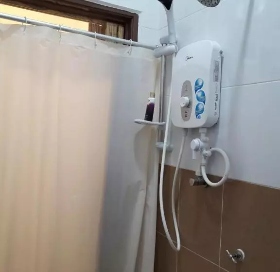 Retkeilymaja The Sofea Inn Transit Room Airport Kota Bharu