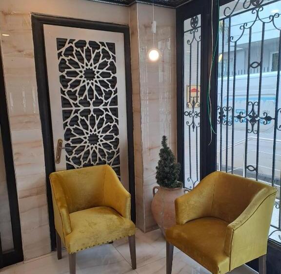 تختخواب و صبحانه Evland City Suit