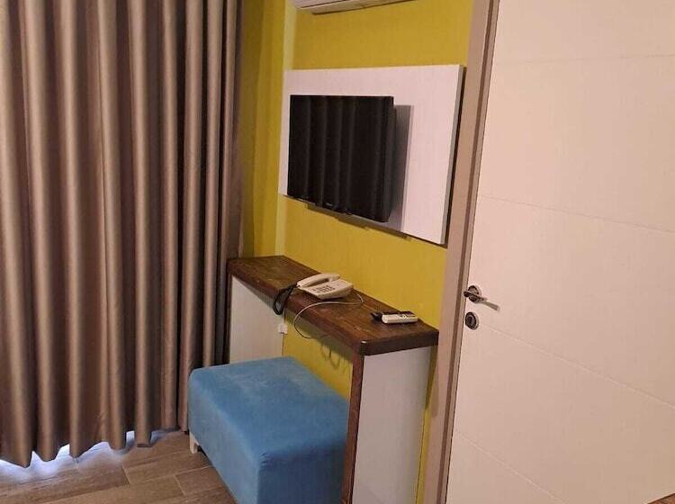 تختخواب و صبحانه Evland City Suit