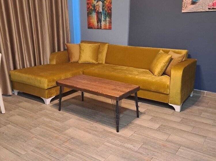 تختخواب و صبحانه Evland City Suit