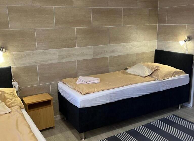 مبيت وإفطار Lenzl S Panzió