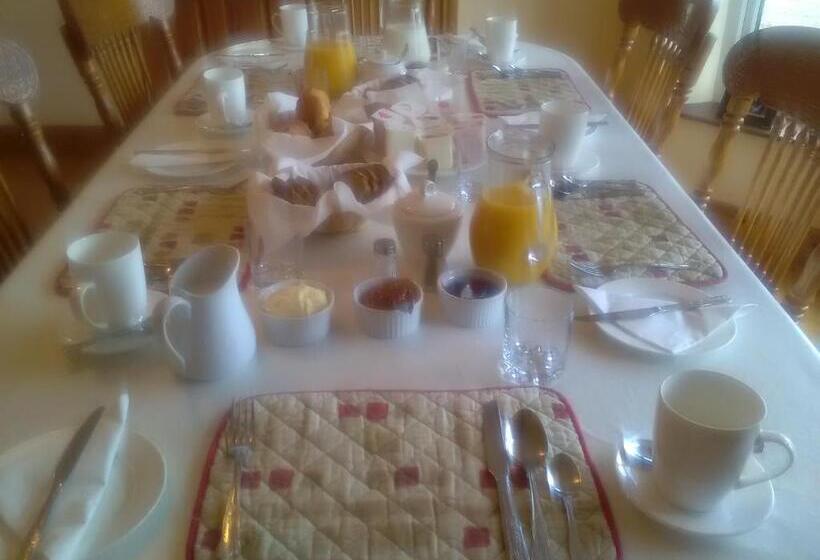 مبيت وإفطار Lisduvogue House