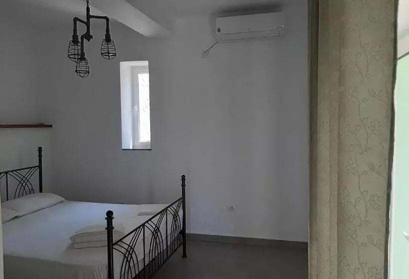 Aamiaismajoitus (B&B) Valentina Rooms