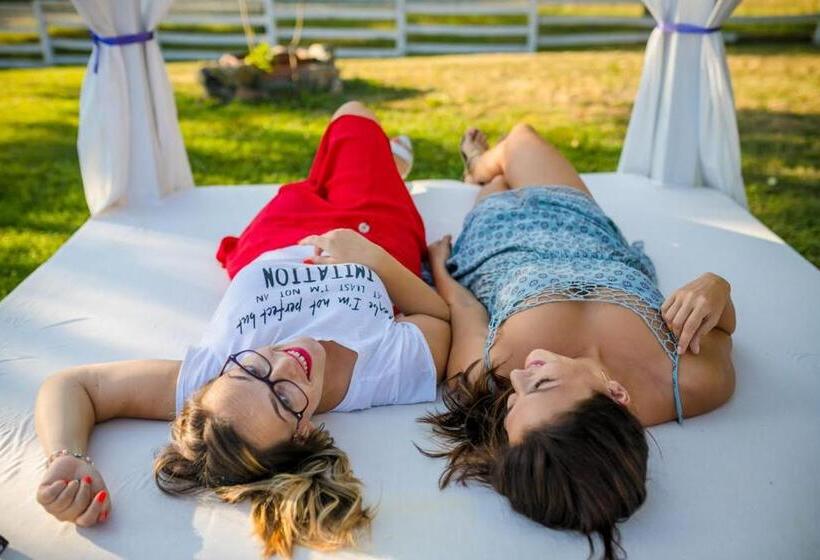 فندق Agrovillage