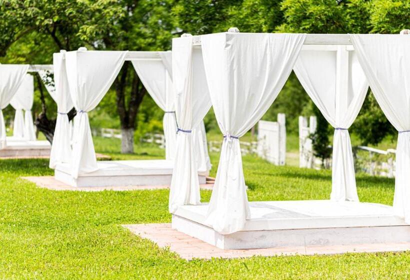 فندق Agrovillage