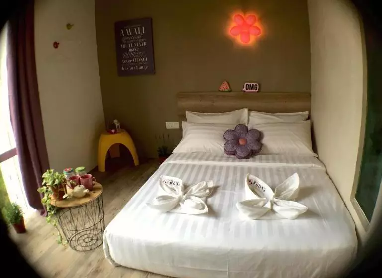 ホテル Flora Plus