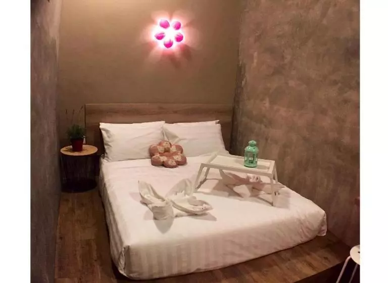 ホテル Flora Plus