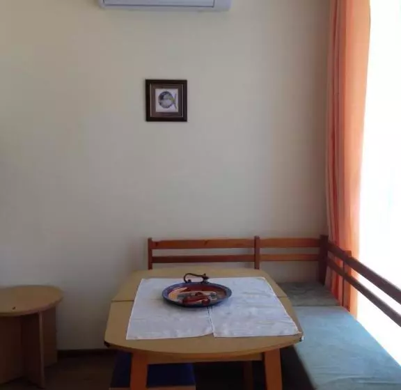Majatalo Guest House Sng