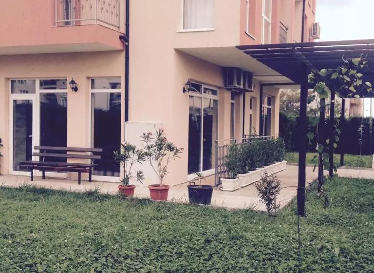 Majatalo Guest House Sng