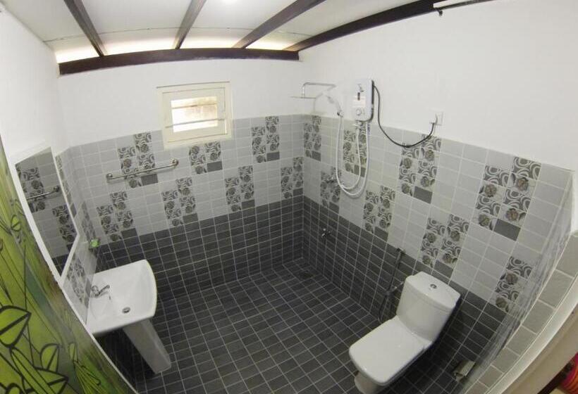 Pensão Mirissa White House