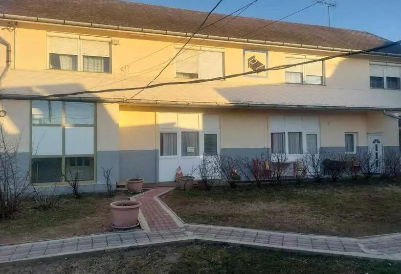 Rózsás Motel