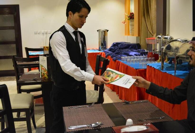 Al Bustan Crown Hotel 2