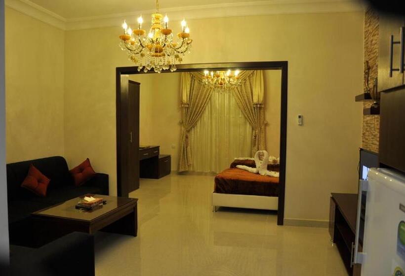 Al Bustan Crown Hotel 2