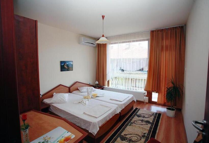 Family Hotel Denica