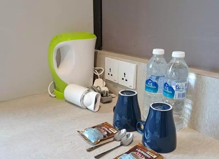 Hotel C