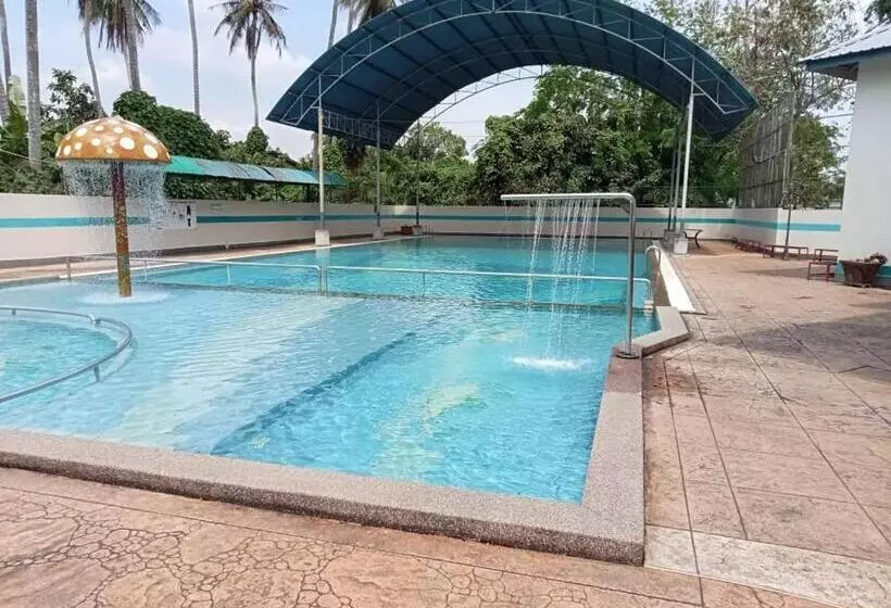 Hotel C
