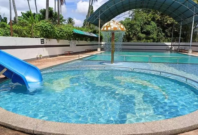 Hotel C