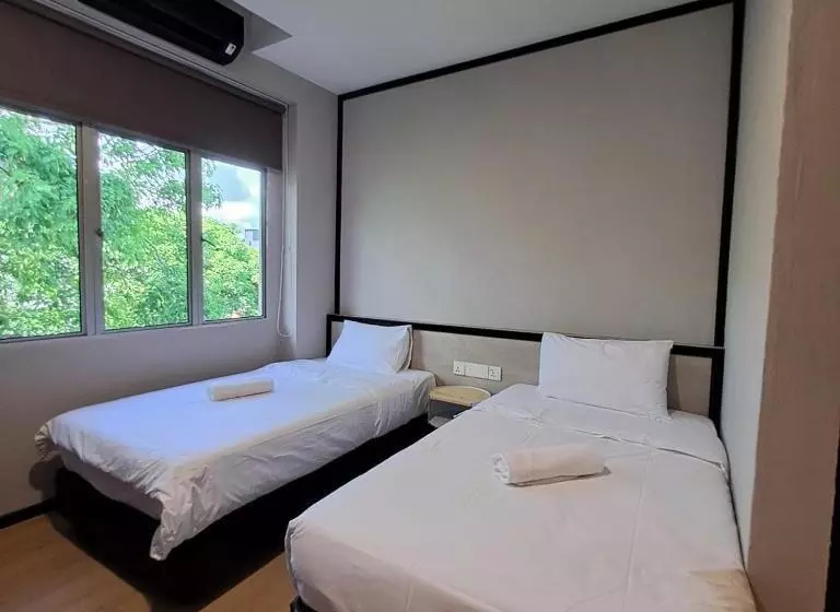 Hotel C