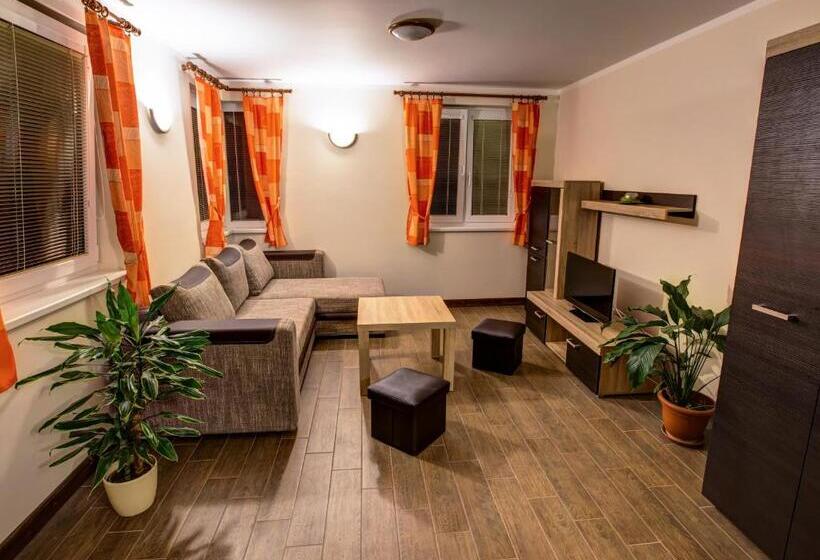 بنسيون Apartmány Lenka