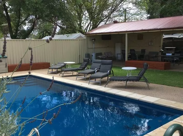 Aarinda Holiday Apartments