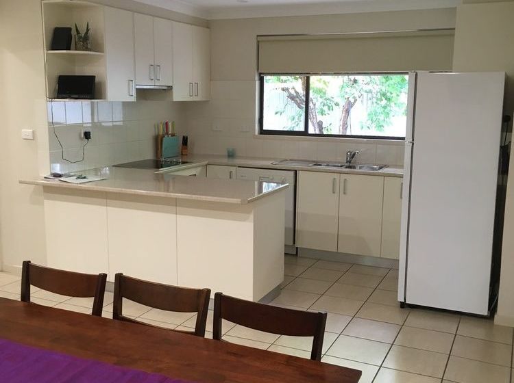 Aarinda Holiday Apartments