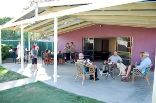 Aarinda Holiday Apartments