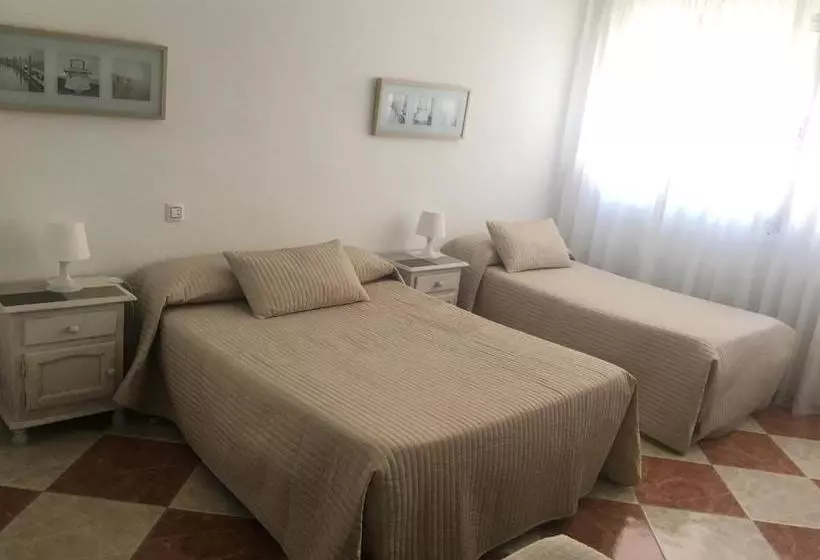 هاستل Hostal Jomarijo