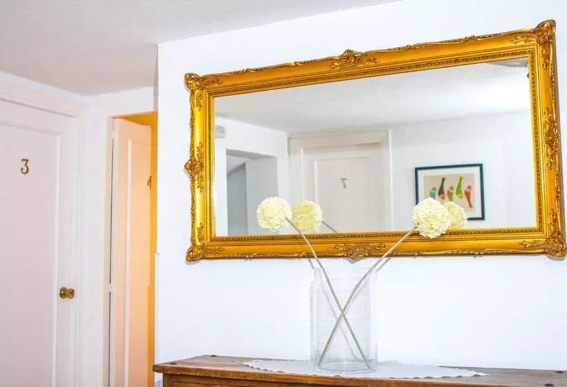 هاستل Hostal Jomarijo