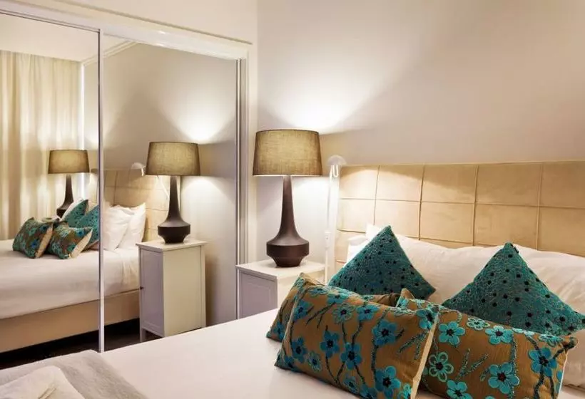 Bayviews Apartment
