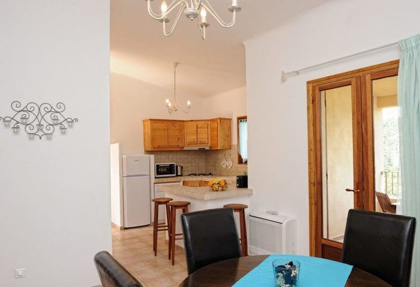 Les Pins De Santa Giulia