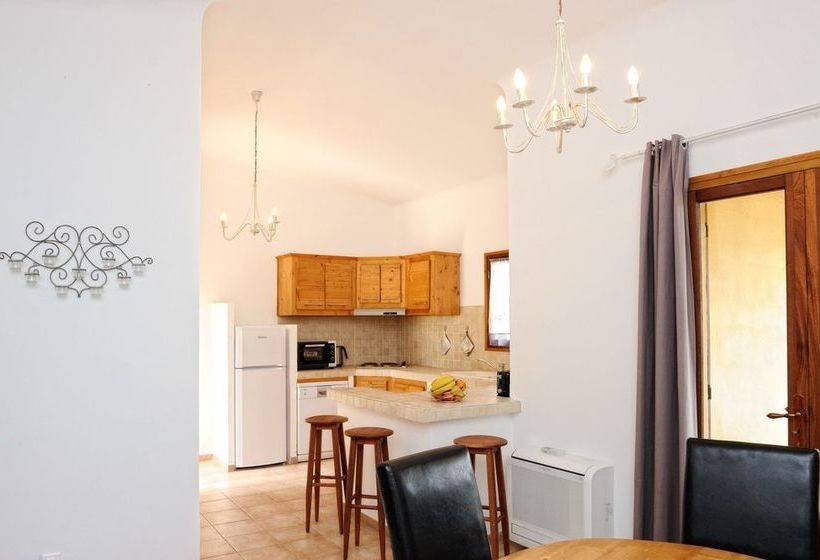 Les Pins De Santa Giulia