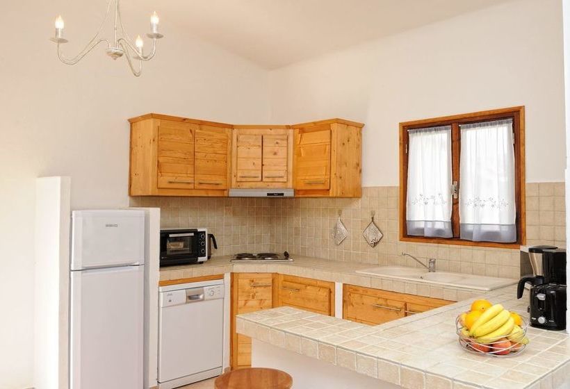 Les Pins De Santa Giulia