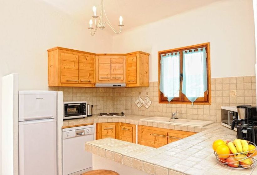 Les Pins De Santa Giulia