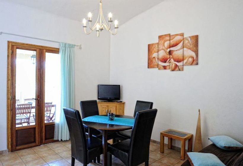 Les Pins De Santa Giulia