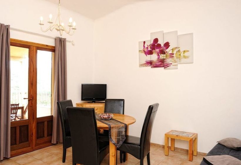 Les Pins De Santa Giulia