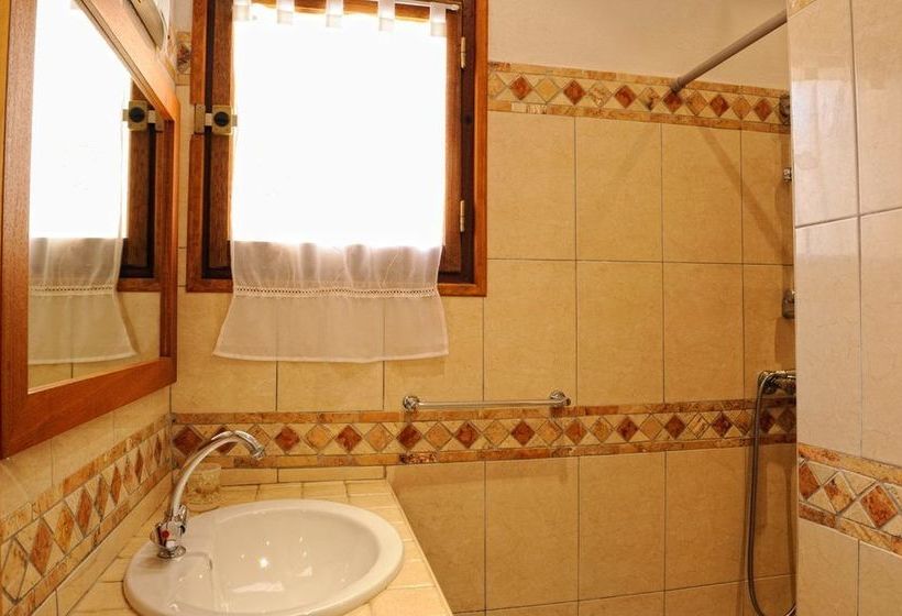 Les Pins De Santa Giulia