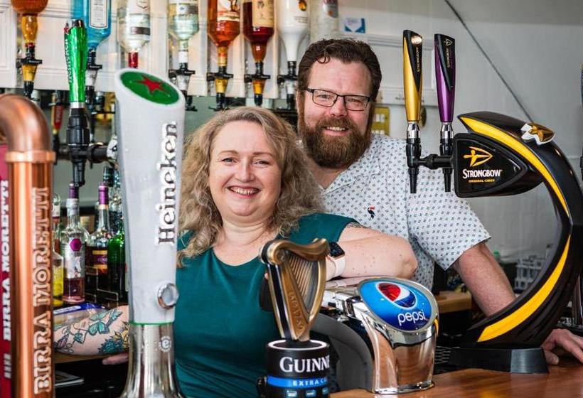 فندق فئة نجمة واحدة The White Hart