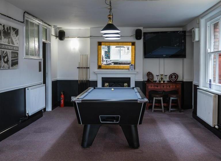 فندق فئة نجمة واحدة The White Hart