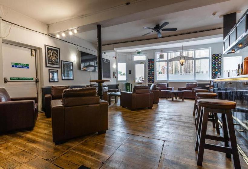 فندق فئة نجمة واحدة The White Hart