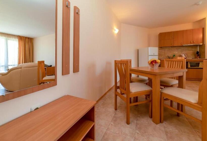 فندق Apartment Tourist Complex Rose Village