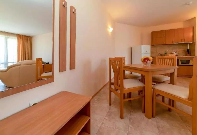 هتل Apartment Tourist Complex Rose Village