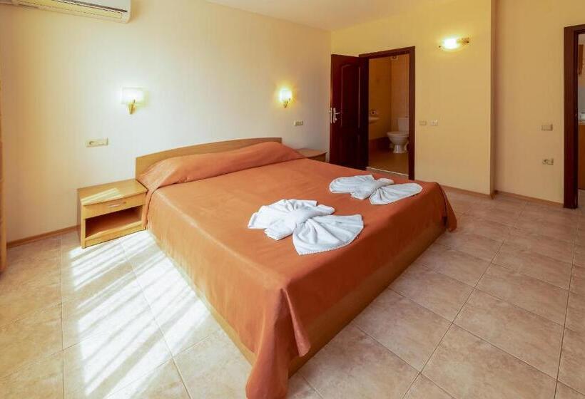 فندق Apartment Tourist Complex Rose Village