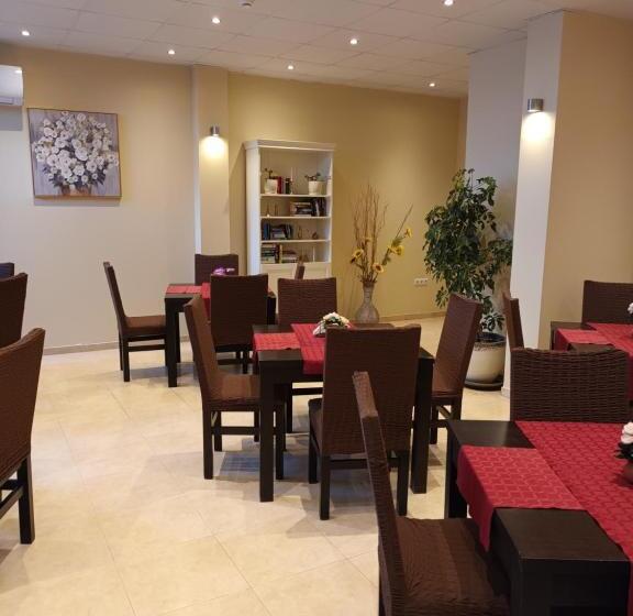 فندق Apartment Tourist Complex Rose Village