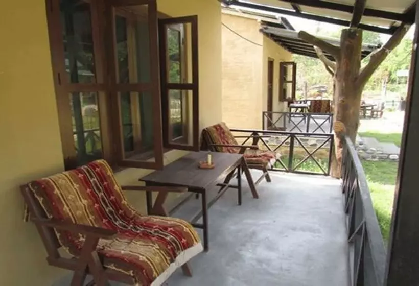هتل Chitwan Gaida Lodge