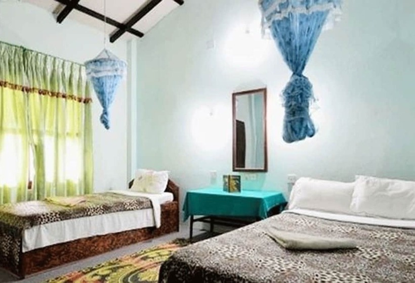 هتل Chitwan Gaida Lodge