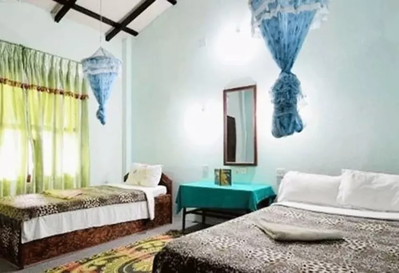 هتل Chitwan Gaida Lodge