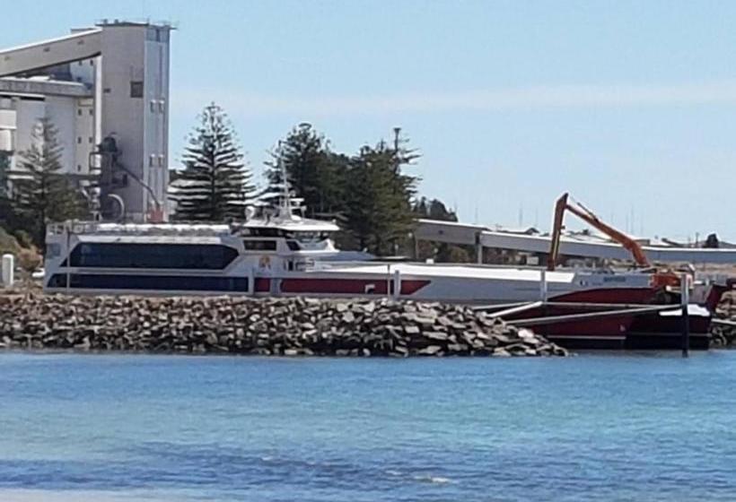 Отель Copper Coast