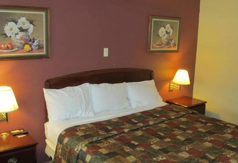 ホテル First Western Inn   Fairmont City
