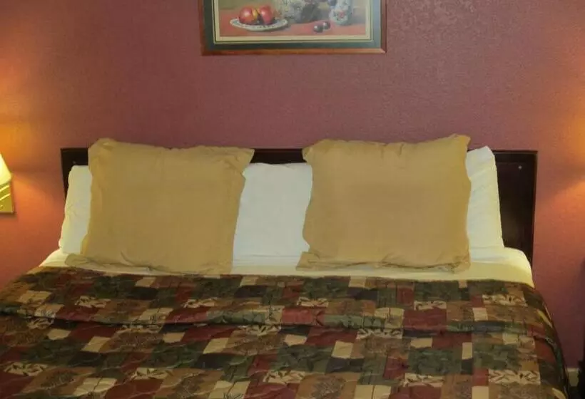 ホテル First Western Inn   Fairmont City