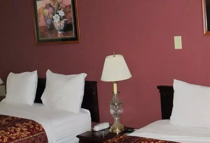 ホテル First Western Inn   Fairmont City